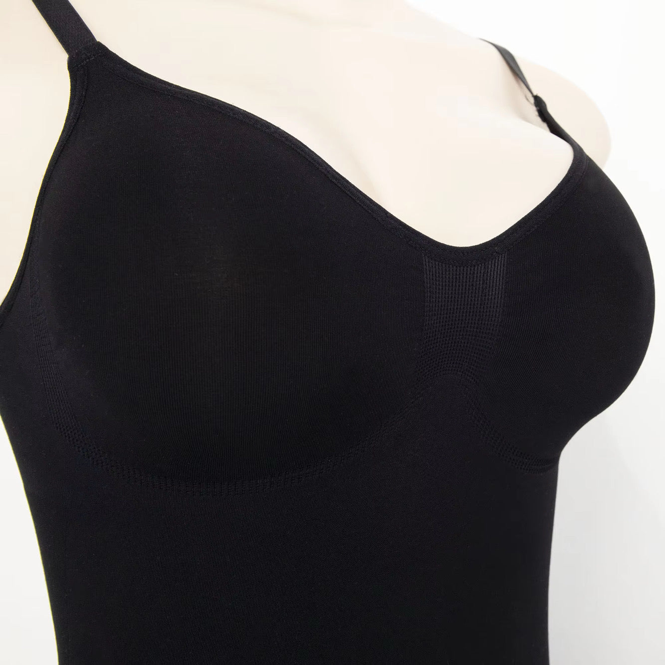 Black CURVÉA Bodyshaper